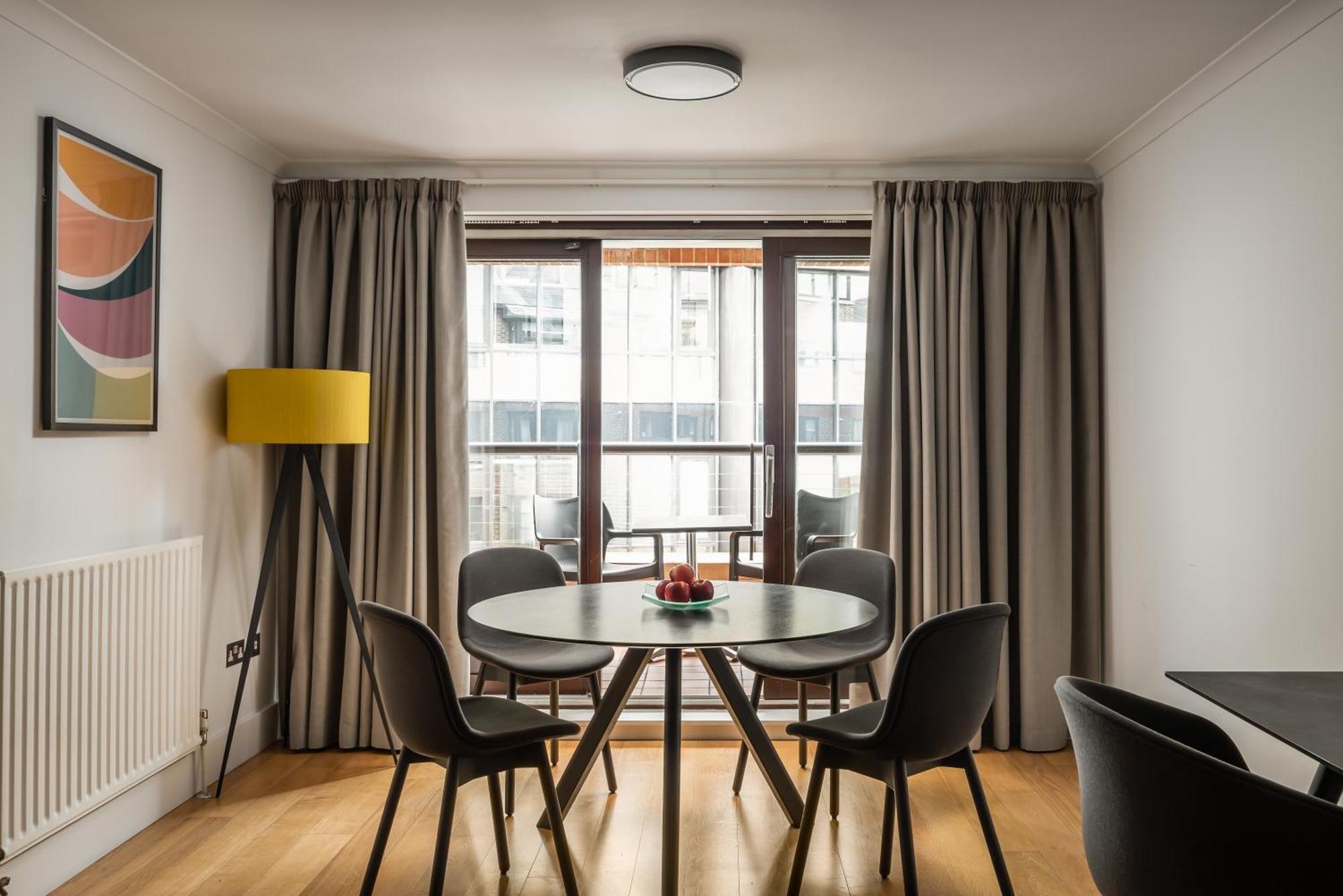 Monarch House - Serviced Apartments - Kensington Londra Dış mekan fotoğraf