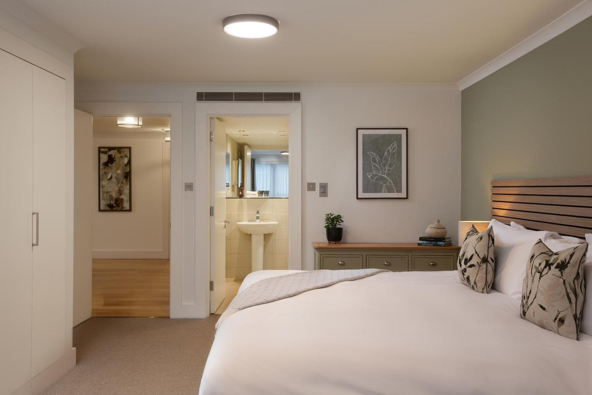 Monarch House - Serviced Apartments - Kensington Londra Dış mekan fotoğraf