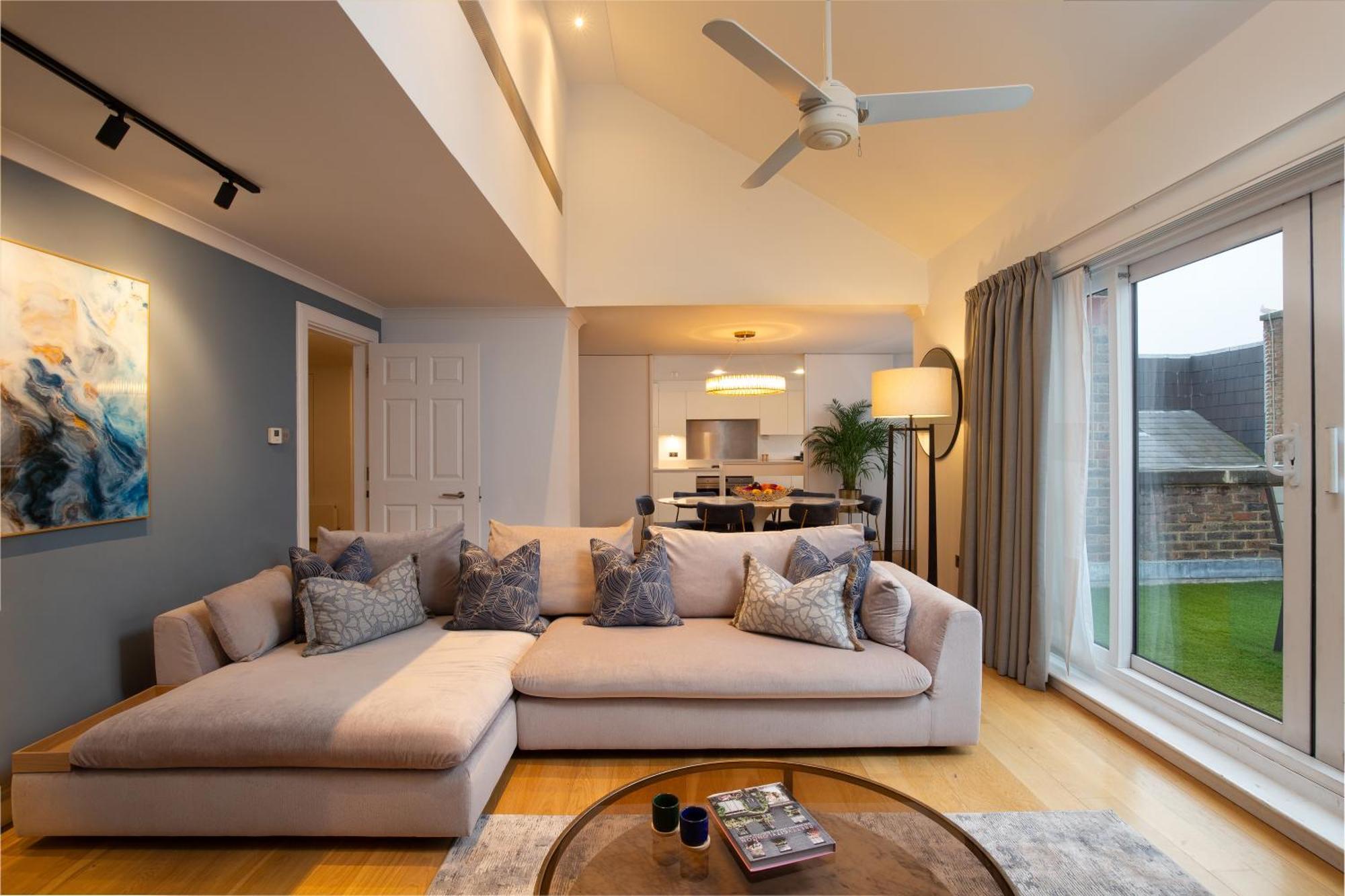 Monarch House - Serviced Apartments - Kensington Londra Dış mekan fotoğraf