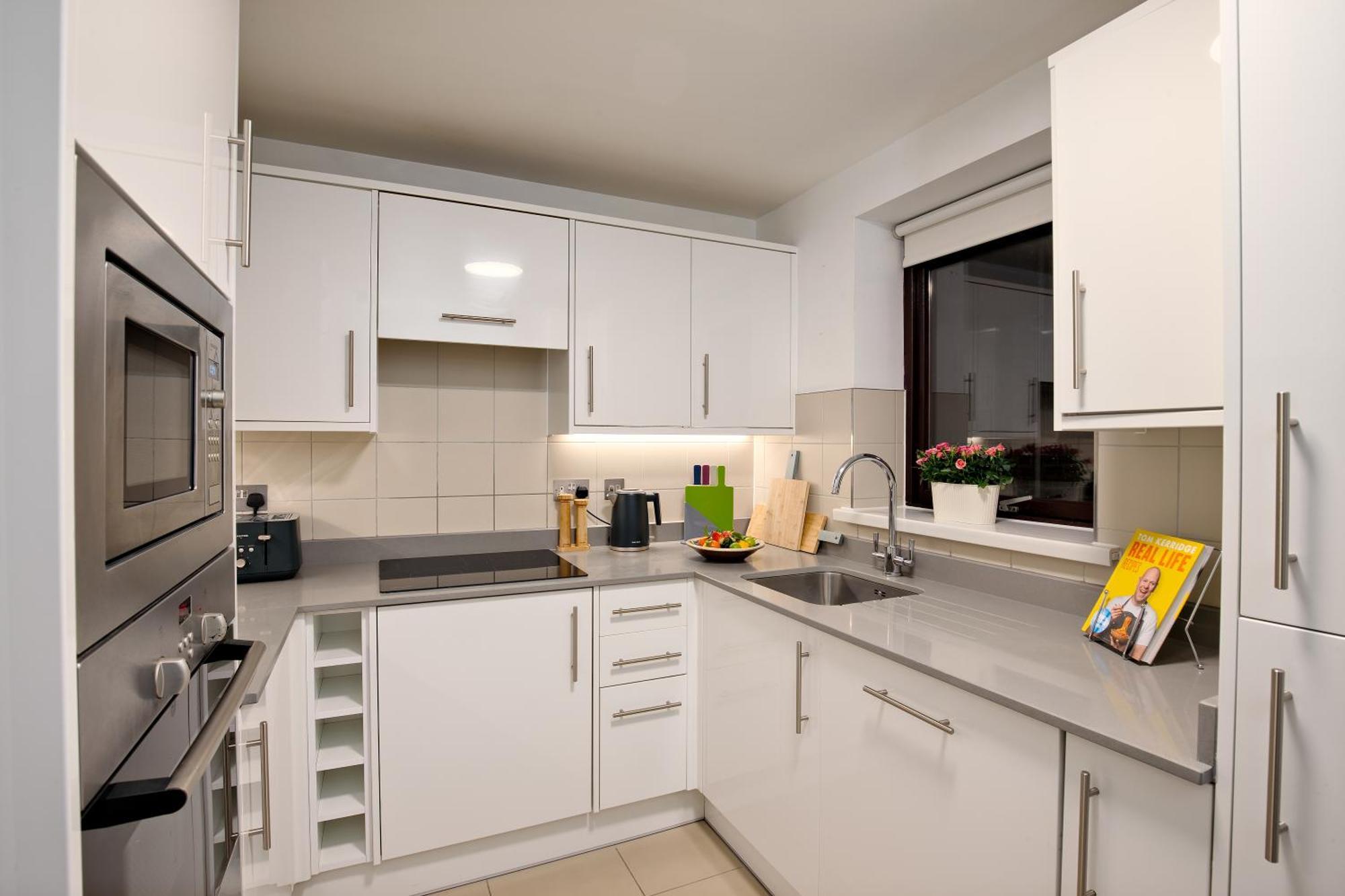 Monarch House - Serviced Apartments - Kensington Londra Dış mekan fotoğraf